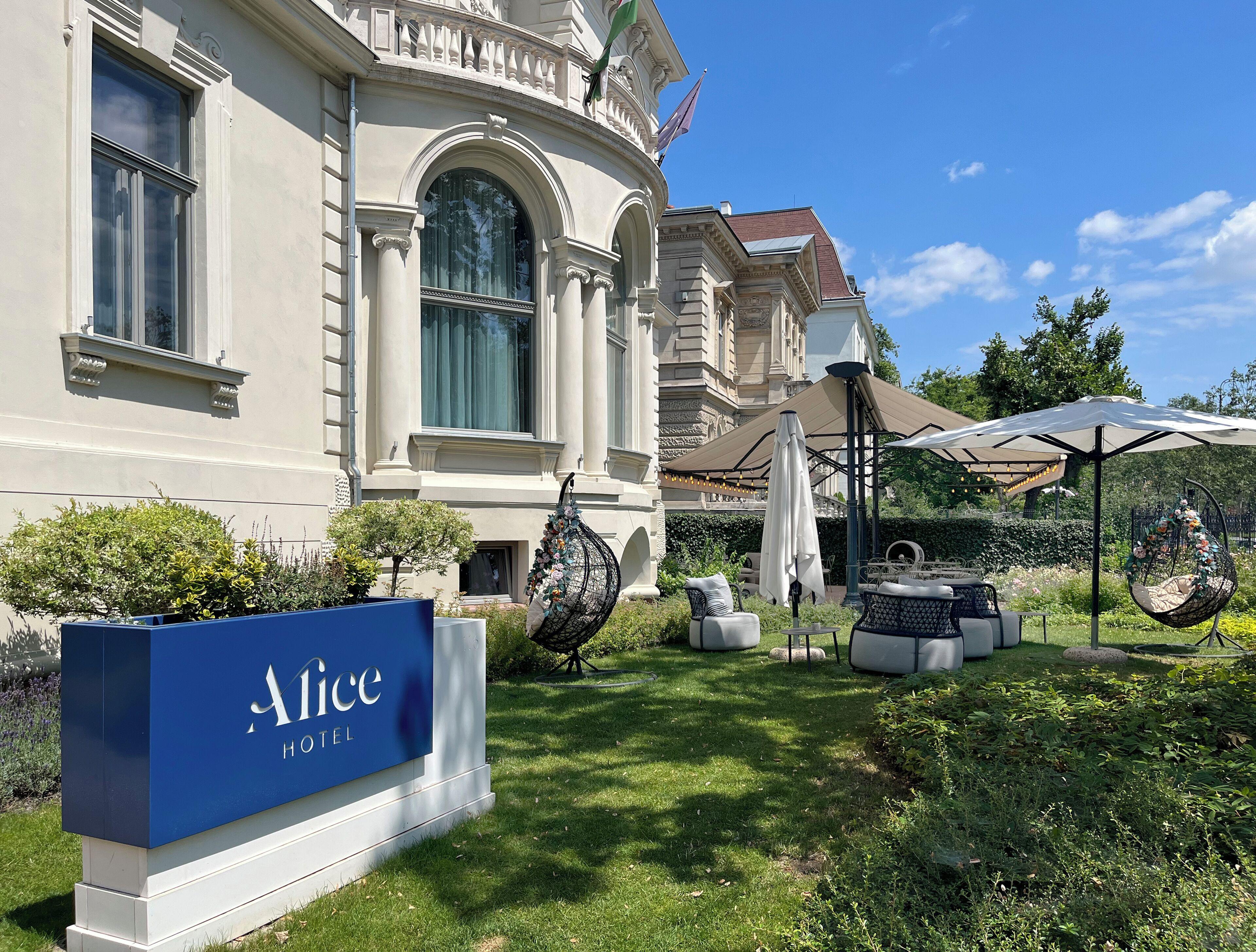 Alice Hotel — Photos 1